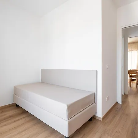 Olbia Rooms 公寓式酒店 3*