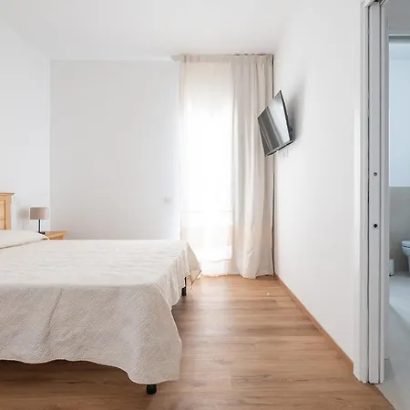 Olbia Rooms 3* אולביה