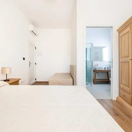Olbia Rooms 3* אולביה