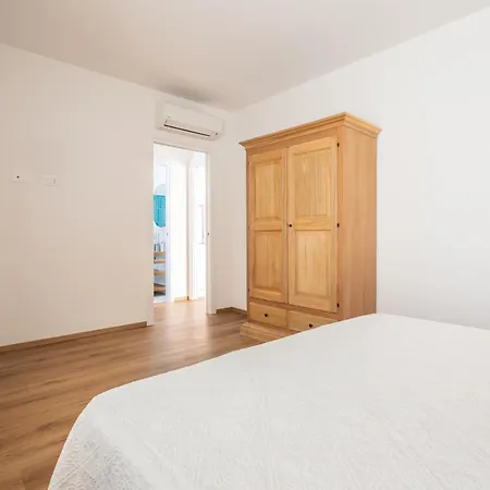 Olbia Rooms מלון דירות 3*