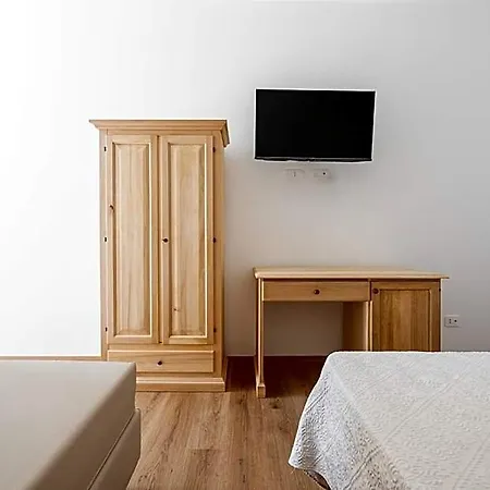 Olbia Rooms מלון דירות 3*