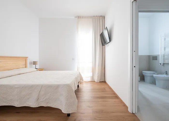 Olbia Rooms 3* אולביה