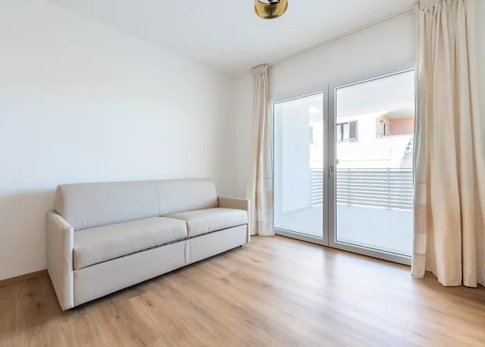 Olbia Rooms 3* אולביה